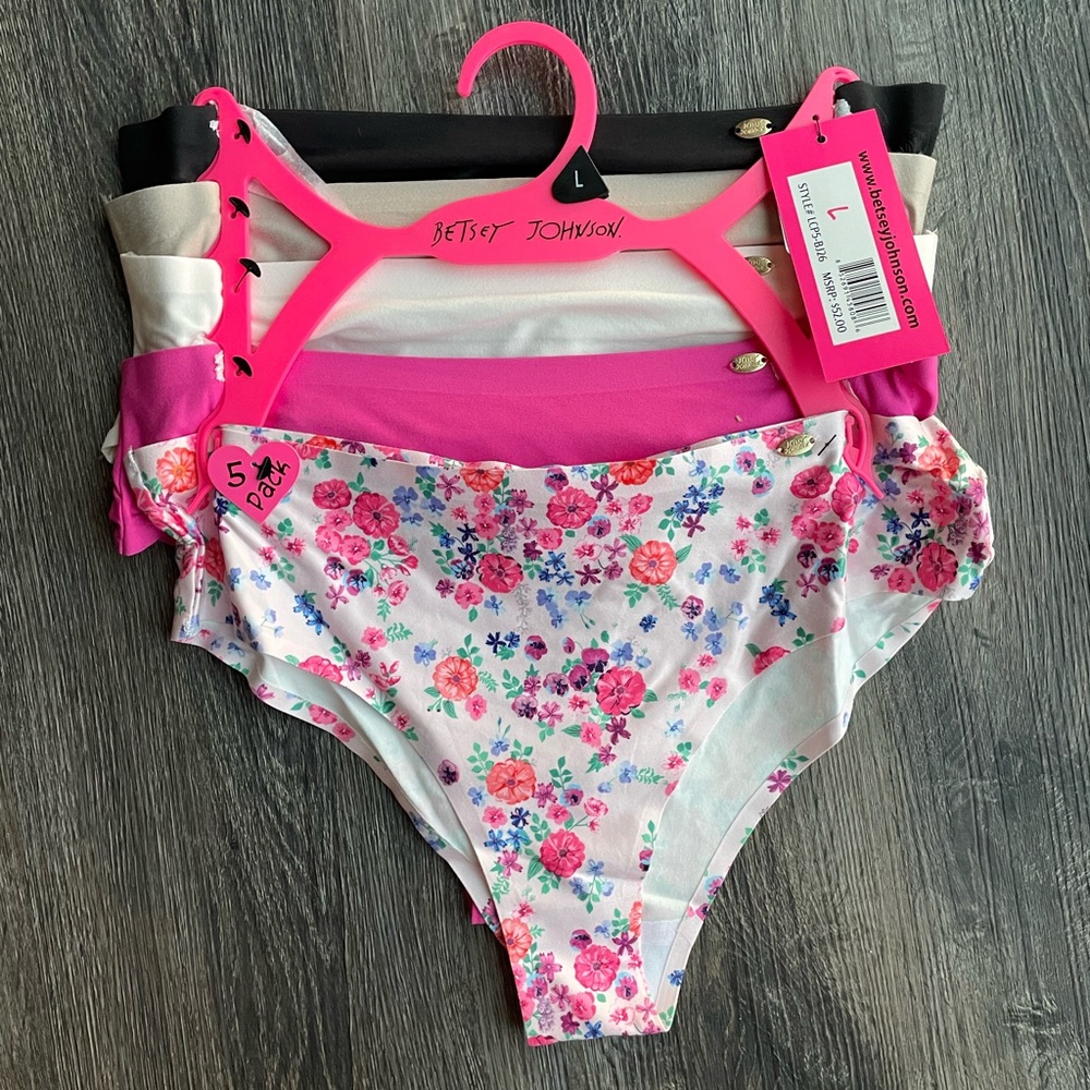 NWT Betsey Johnson Bikini 5-Piece Underwear Set